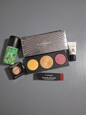 MAC Cosmetics Bundle